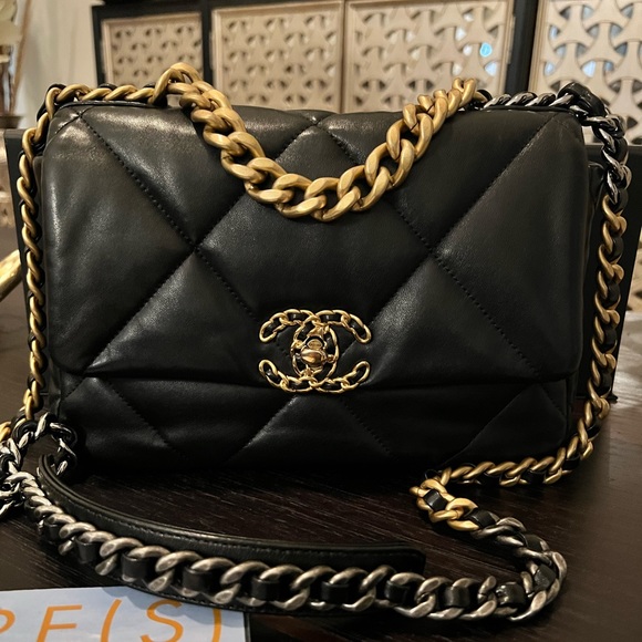 CHANEL Handbags - Chanel 19 Flap bag black with gold